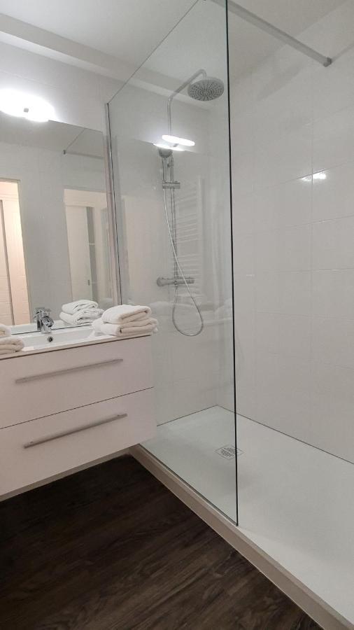 Fasthotel Oloron Hostellerie Du Paon Blanc Lurbe-Saint-Christau ภายนอก รูปภาพ