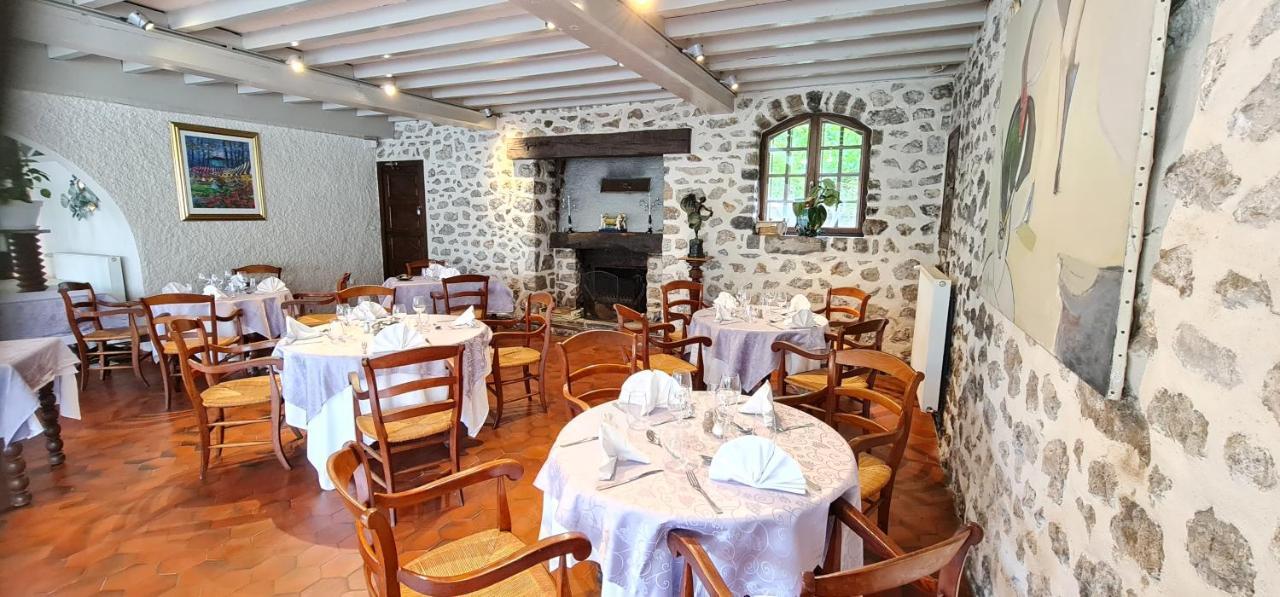 Fasthotel Oloron Hostellerie Du Paon Blanc Lurbe-Saint-Christau ภายนอก รูปภาพ