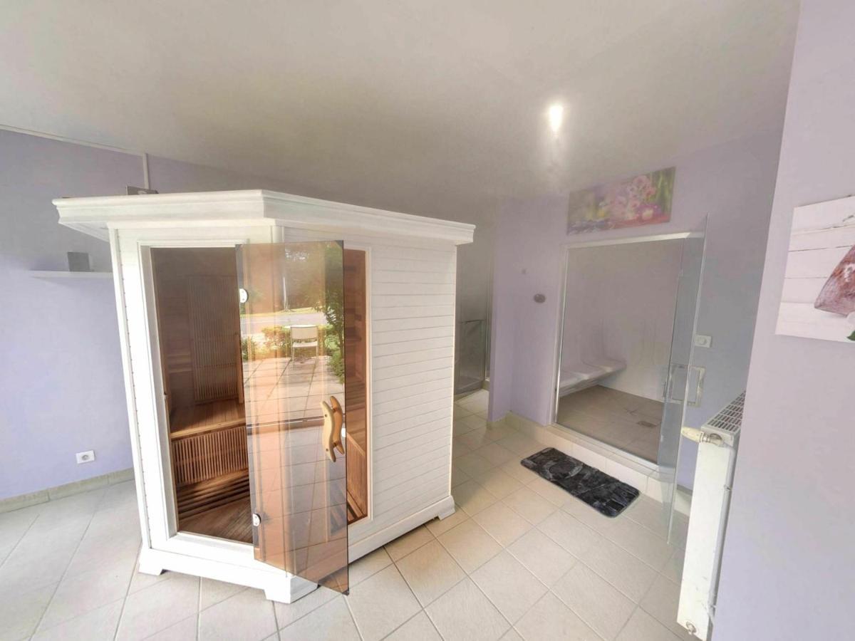 Fasthotel Oloron Hostellerie Du Paon Blanc Lurbe-Saint-Christau ภายนอก รูปภาพ